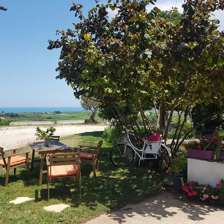 La Casa Bianca Oda ve Kahvaltı 3*