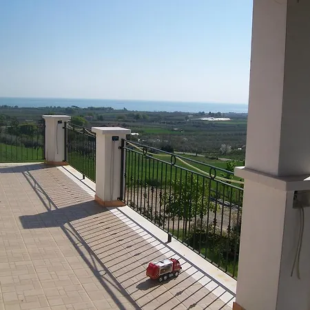 לינה וארוחת בוקר La Casa Bianca פוסאצ'סיה