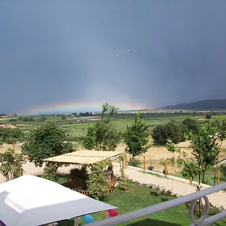 לינה וארוחת בוקר La Casa Bianca